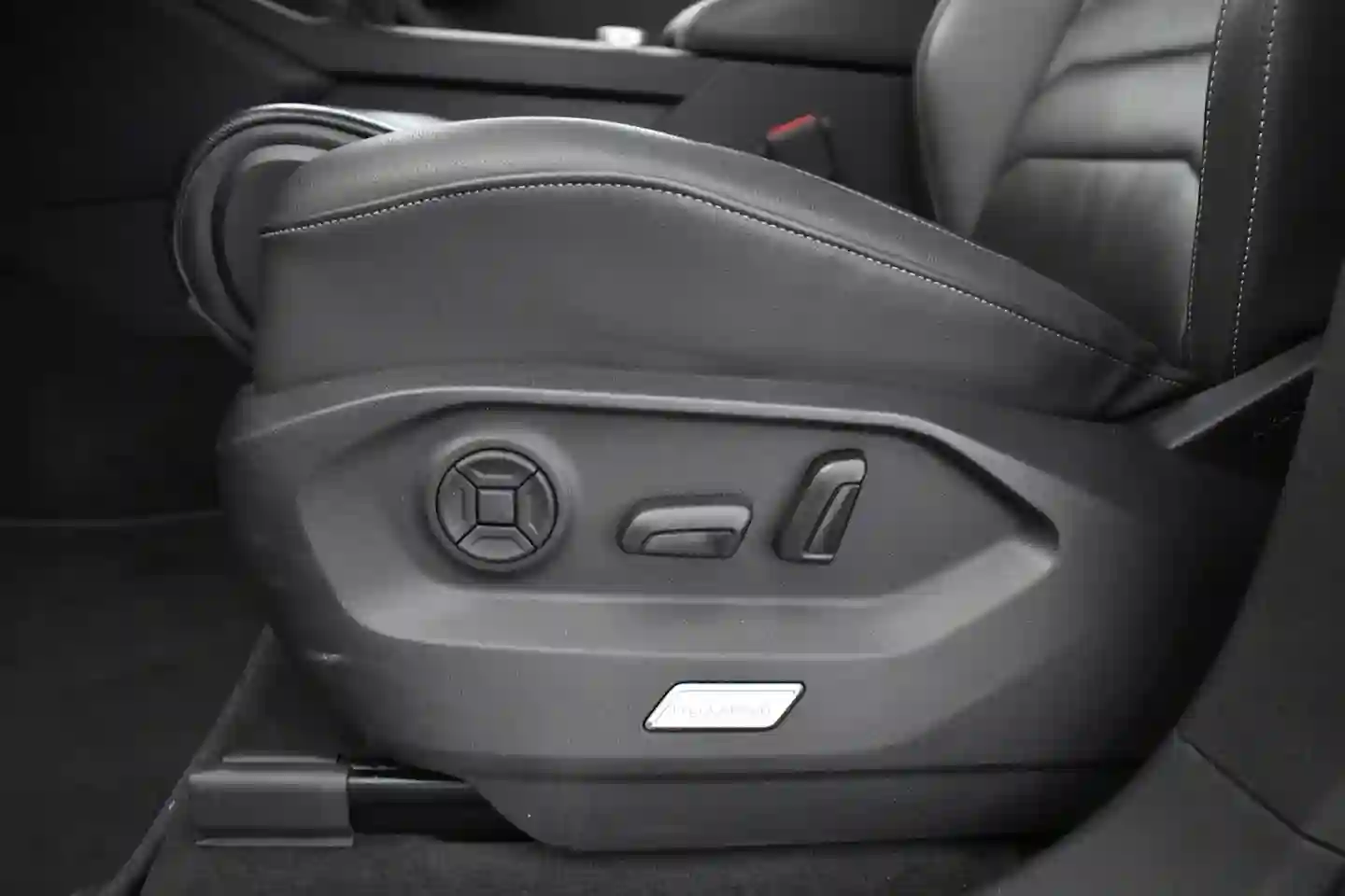 Car Image - 3XJna00QLG9JqGozEyZD39