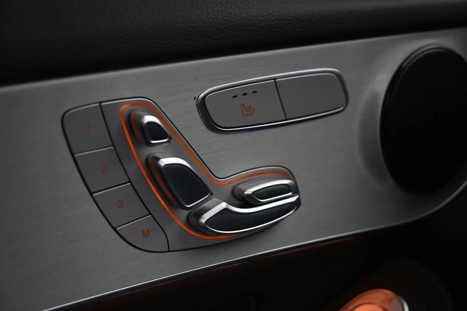 Car Image - 2uKYOb1PA8VtI5IYQP1jbz