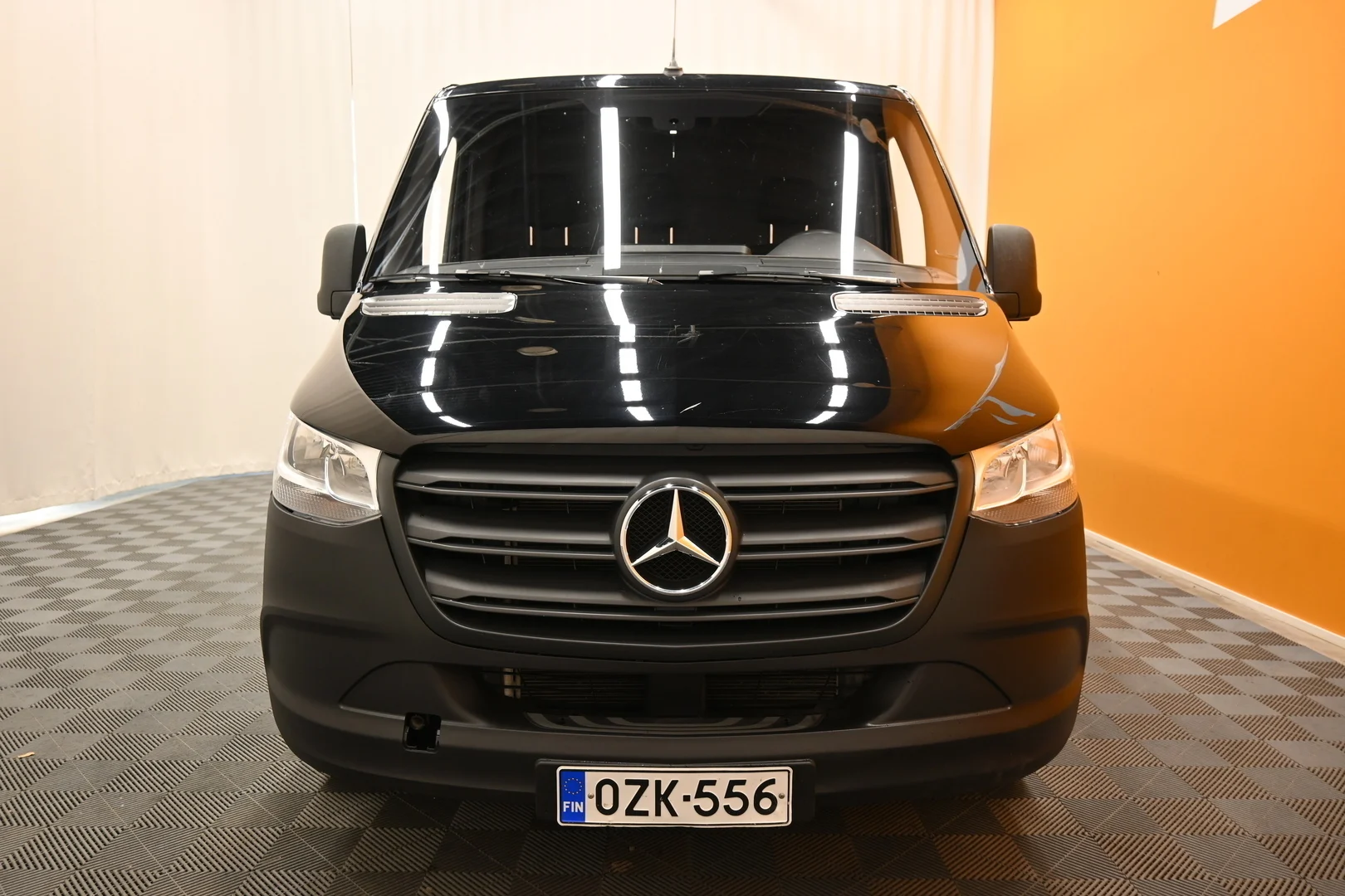 Car Image - 7eiNfV2ME8gYSW3vamd9YL