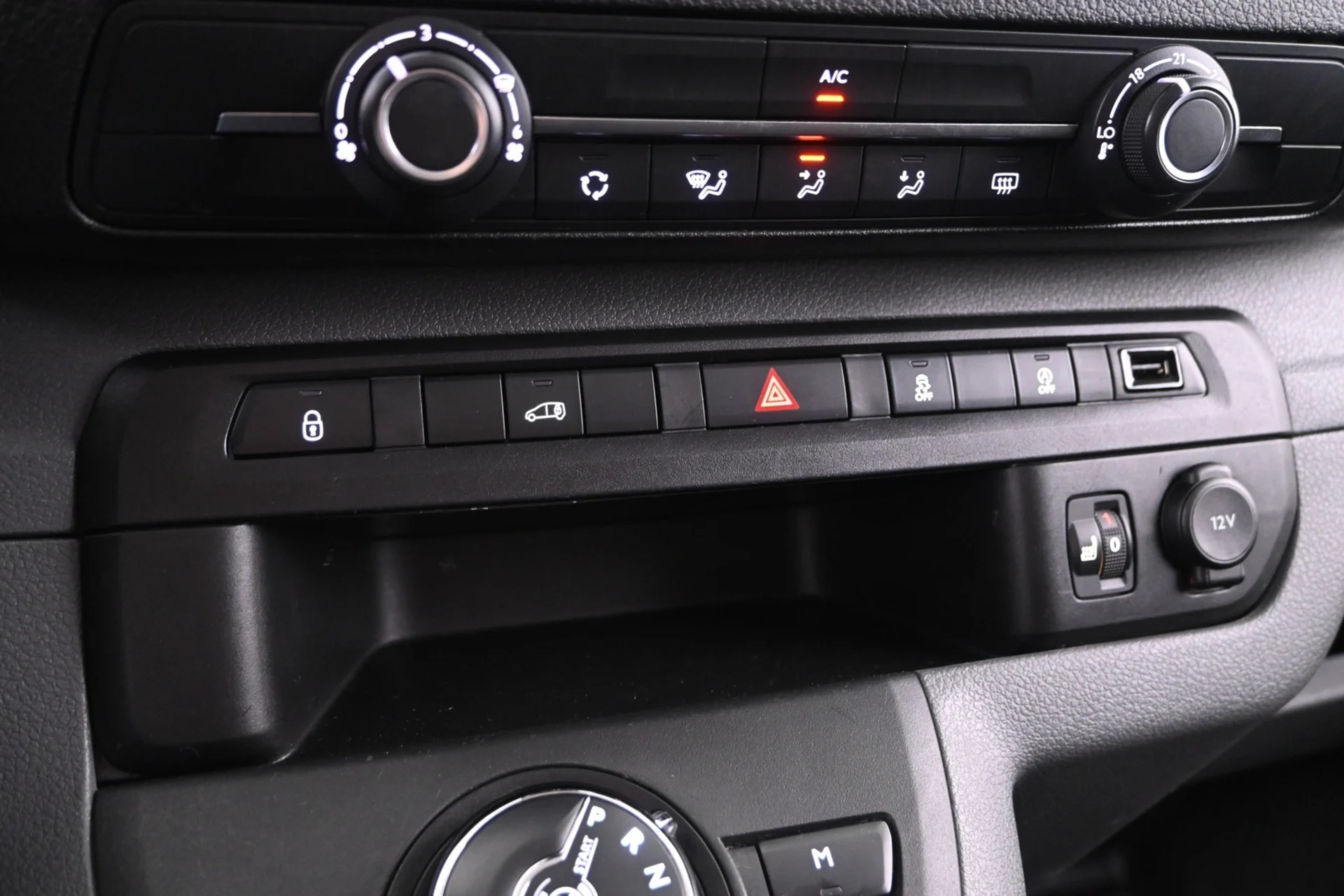 Car Image - 54n9neDxX7Dd7JbydJZxhR