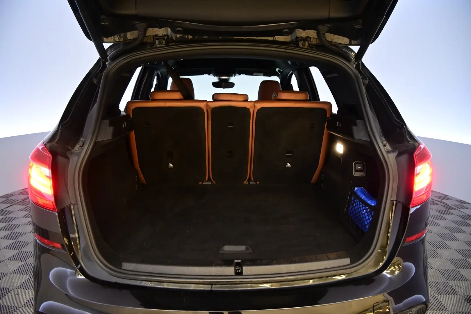 Car Image - 3hJqD85UuaIUzOaCclX7D4