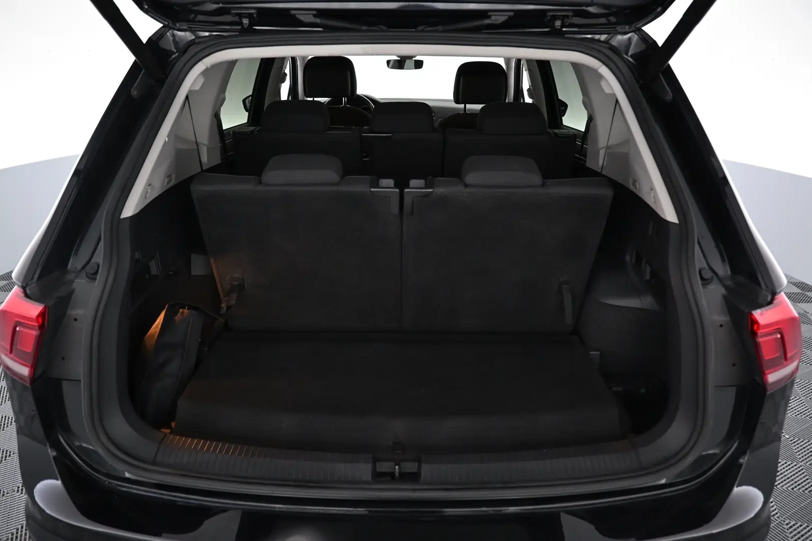 Car Image - wnRnwmLRUi474UGRr151J