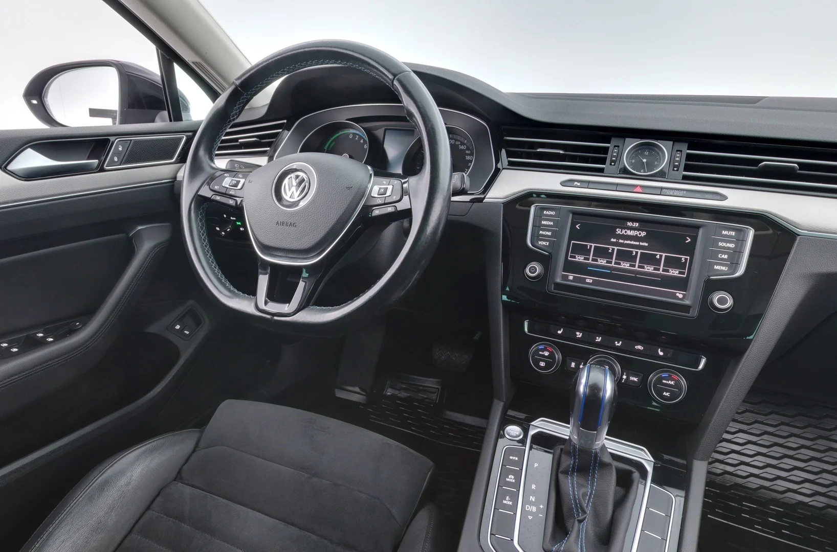 Car Image - elLwDNQamEGFWseukfODH