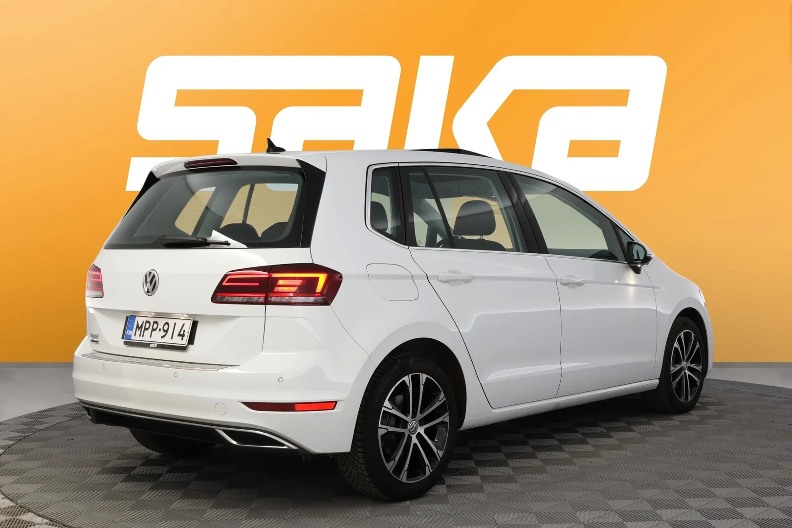 Car Image - 1AYyg5kIrKfl1UJXG73R1u