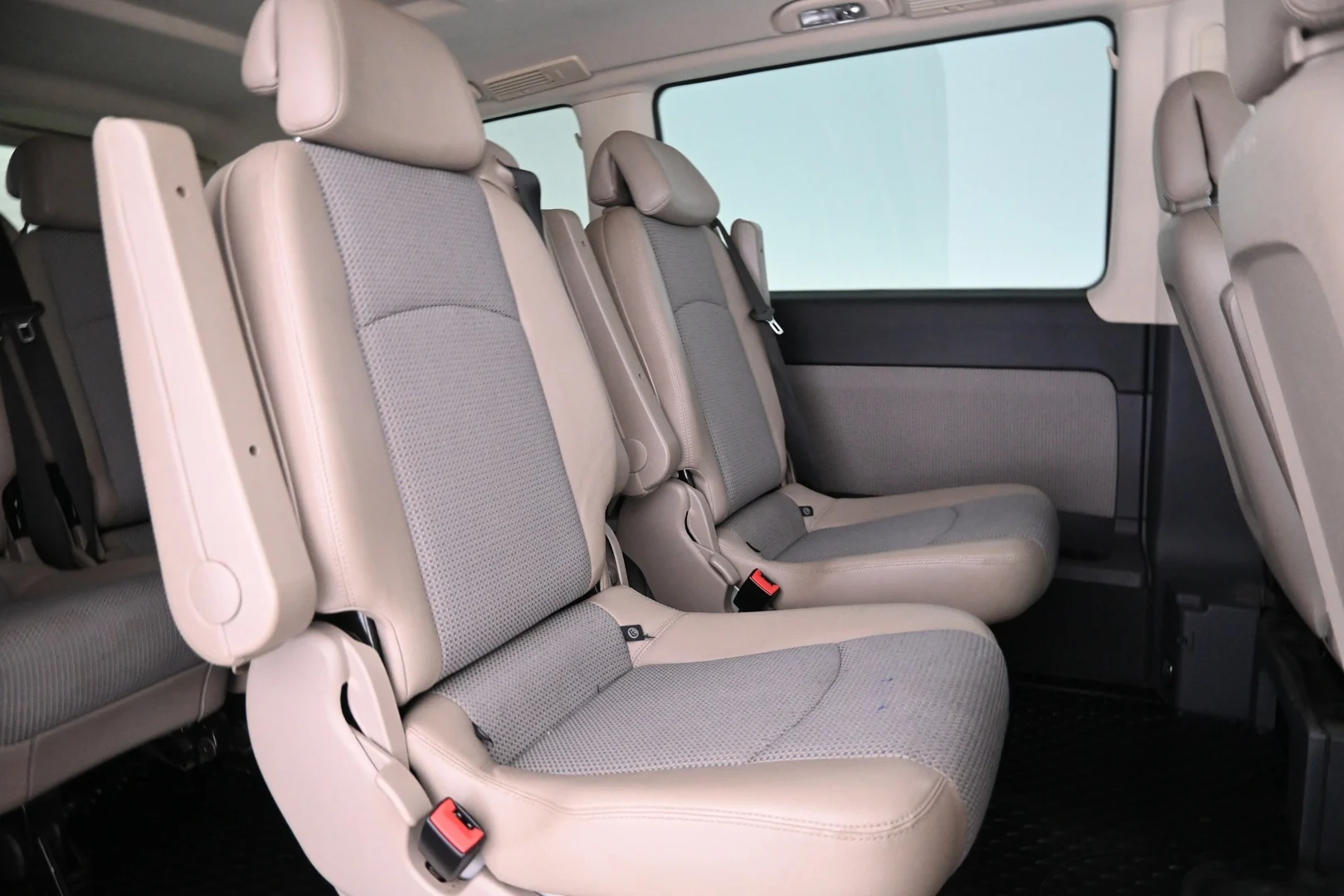 Car Image - 2Glb1xpPgmjHM8SzcVSbwc