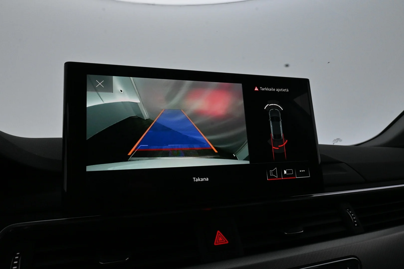 Car Image - CyON9JVkT6UArbJUaSfIK