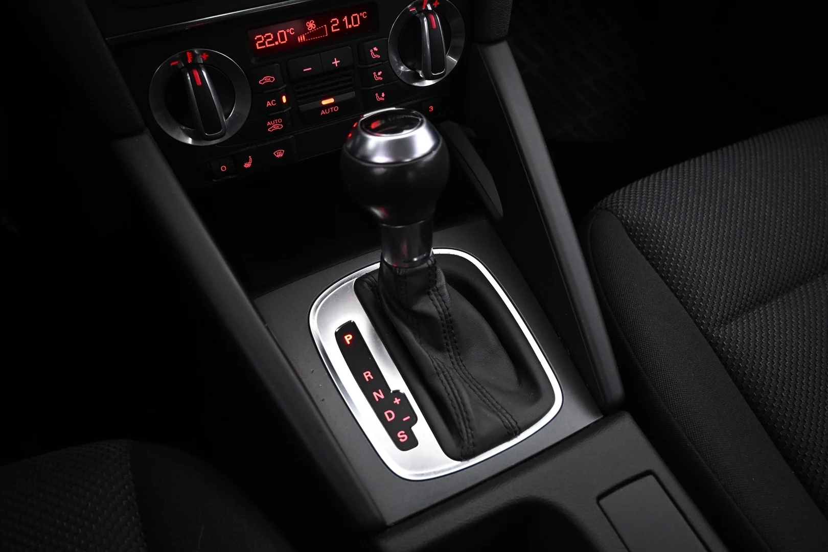 Car Image - 2ns6drg0MINeDFe6iZcxnn