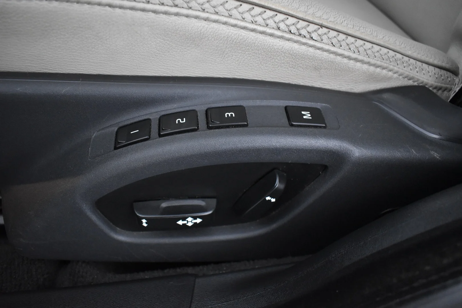 Car Image - 3HErp3dA7ZDw0HaesK3WQQ