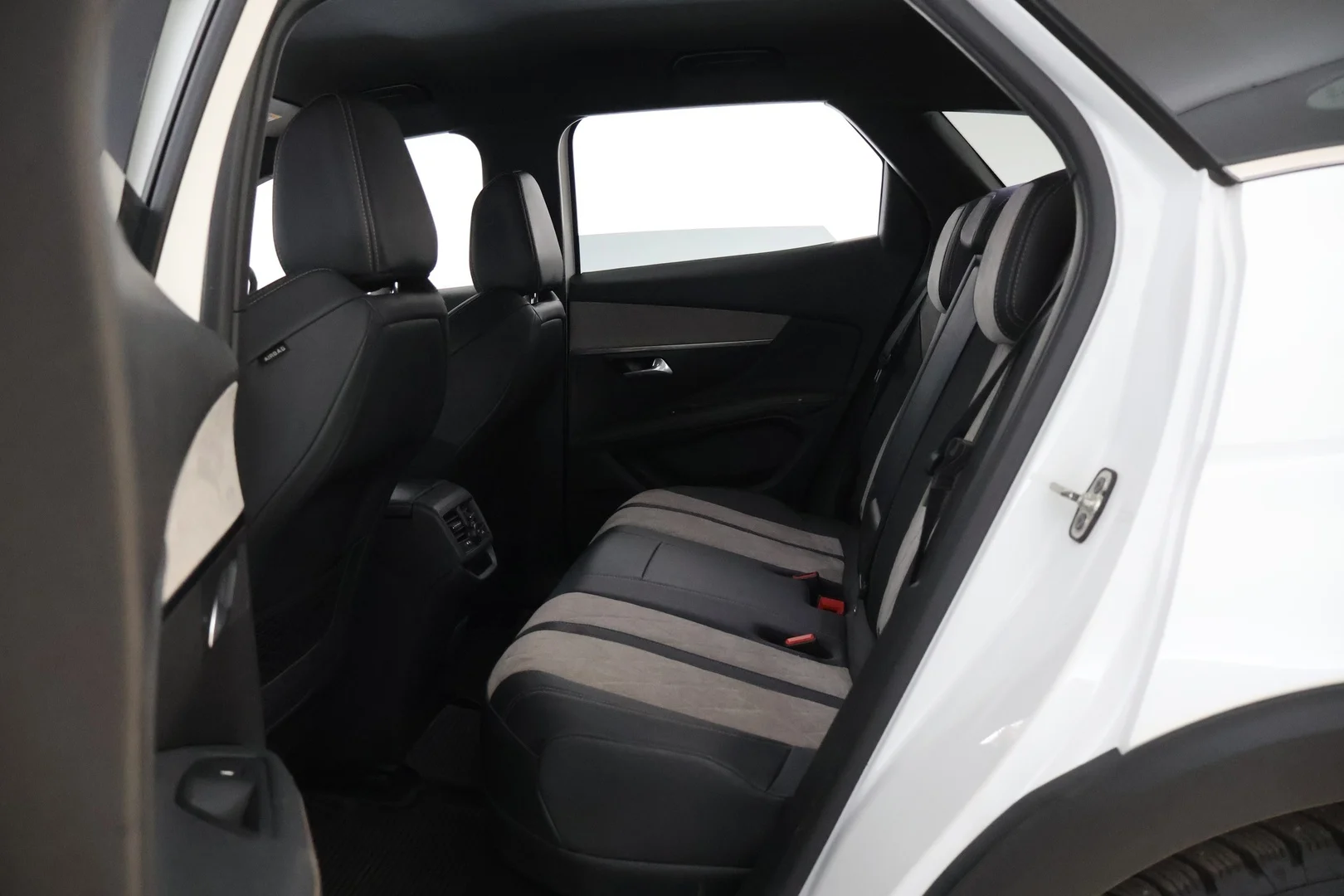 Car Image - 2md5BMDeFn9Ystpa6eBXSF