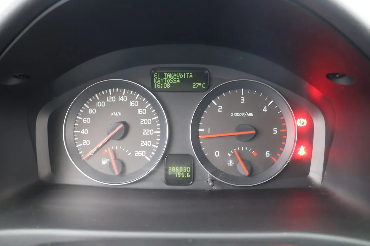 Car Image - 1vNmM4HdGLxh5pw69dmFtN