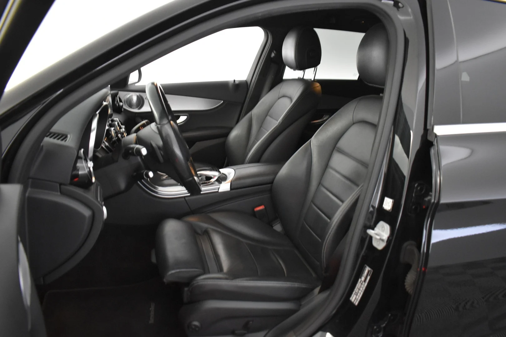 Car Image - 7B4nDk9cmQOnFkFOFq24vM