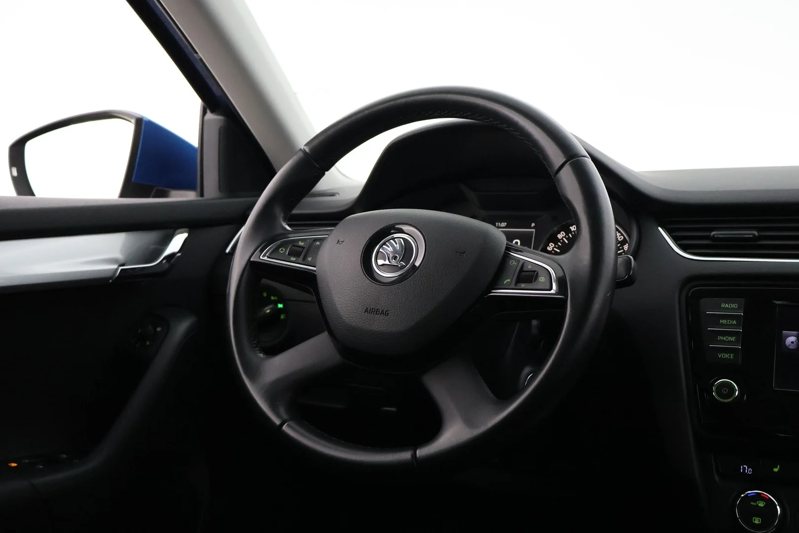 Car Image - 6Lm6AhTGhhcbybnQITl4iu