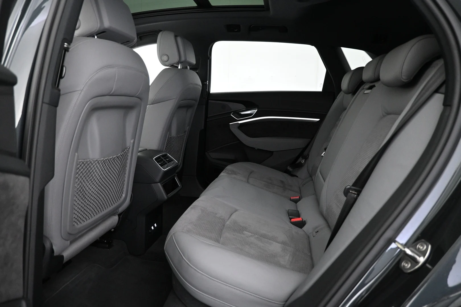 Car Image - 3O5iOEUPXbYYfAvQ4VB1YD