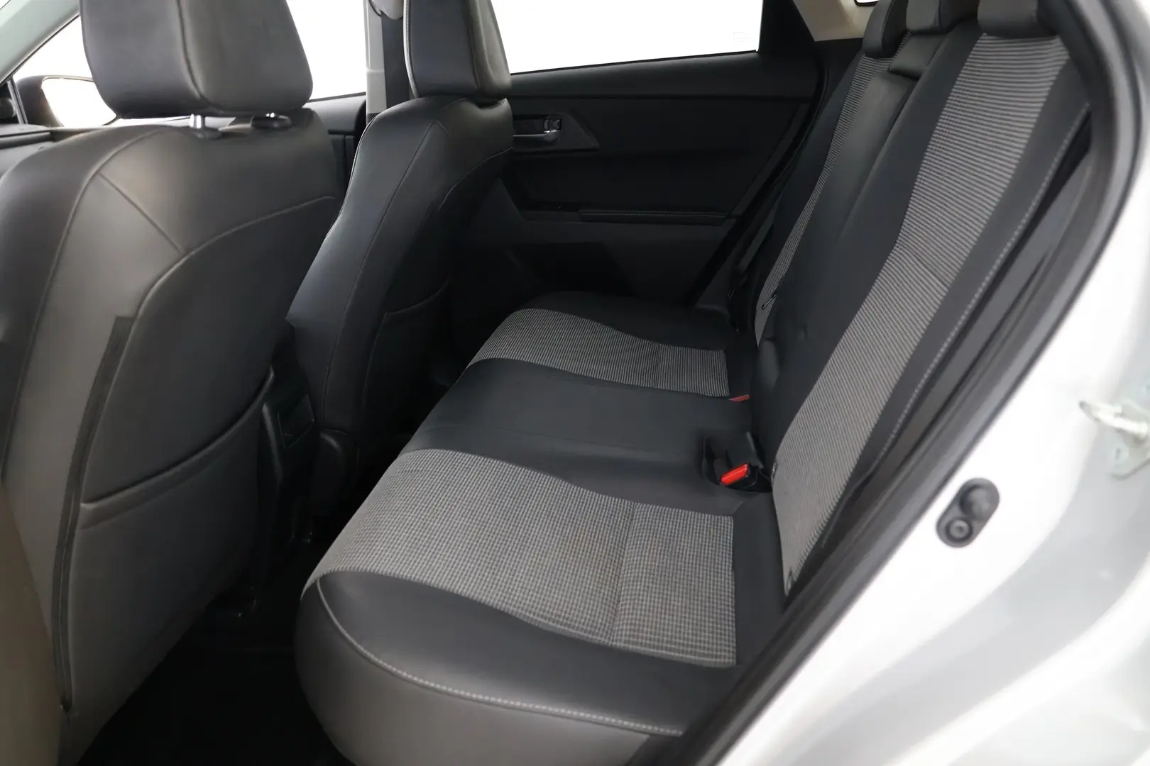 Car Image - 5TfhC5Zui6wQ5GUZ7k8Xtb