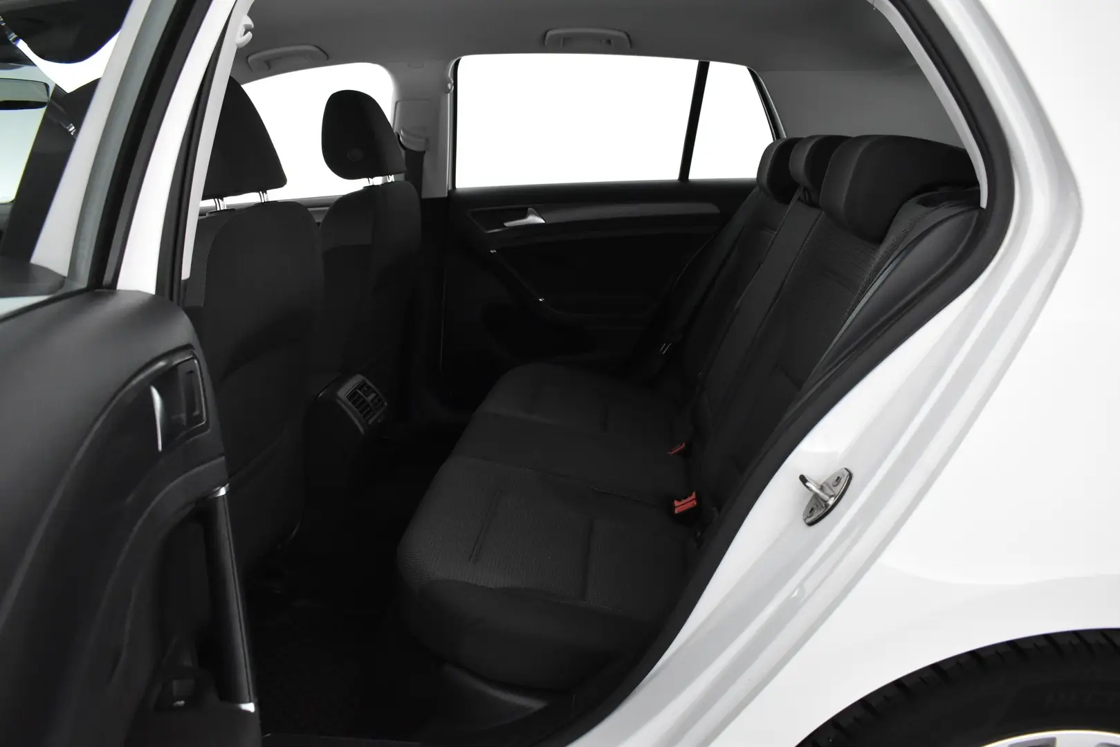 Car Image - 7DpxiuX80BAEx6dmcqArtq