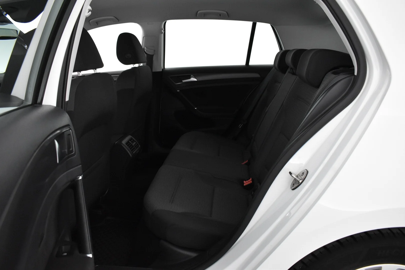 Car Image - 7DpxiuX80BAEx6dmcqArtq