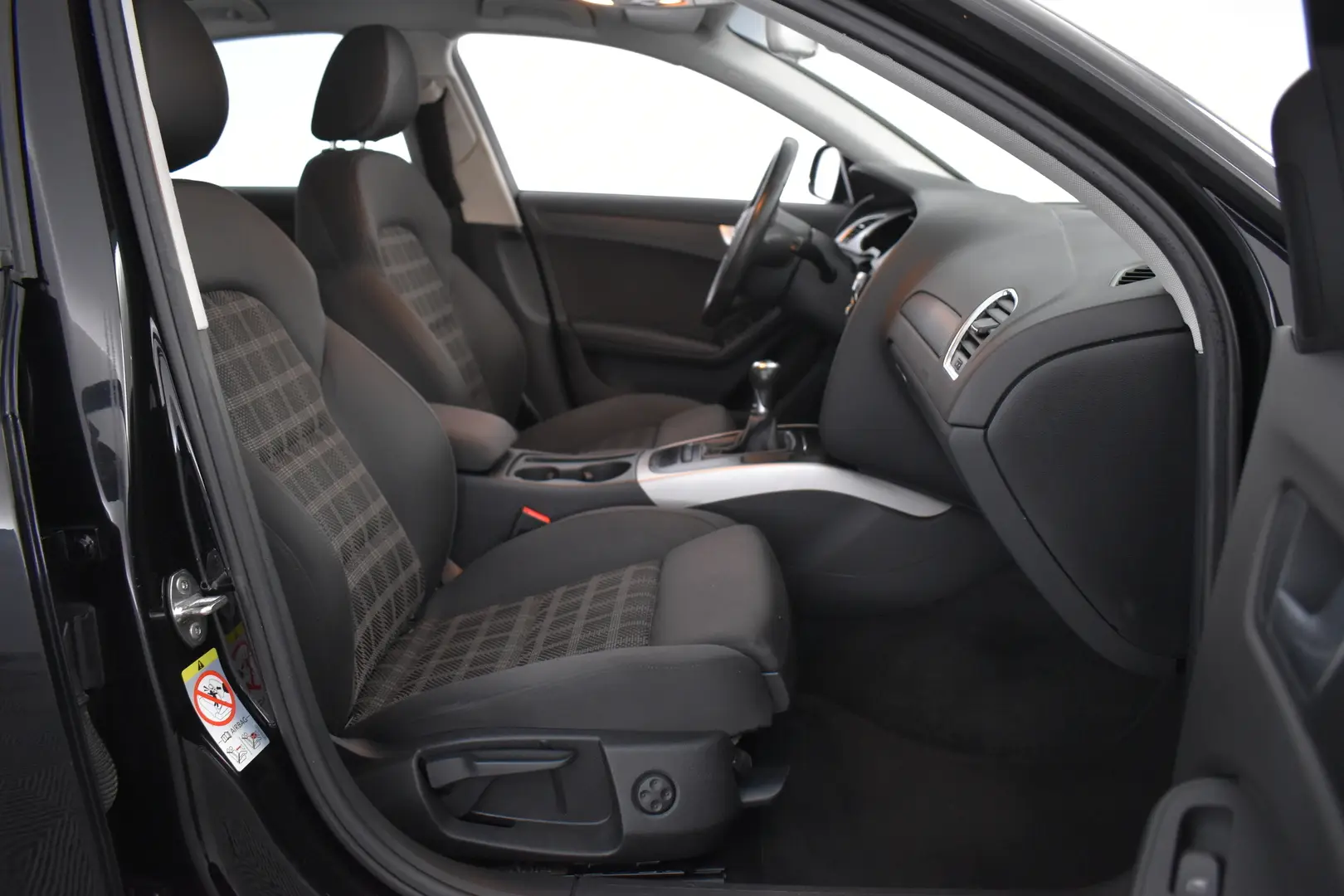 Car Image - 1Z8UWLerMQozMMC83eF9OI
