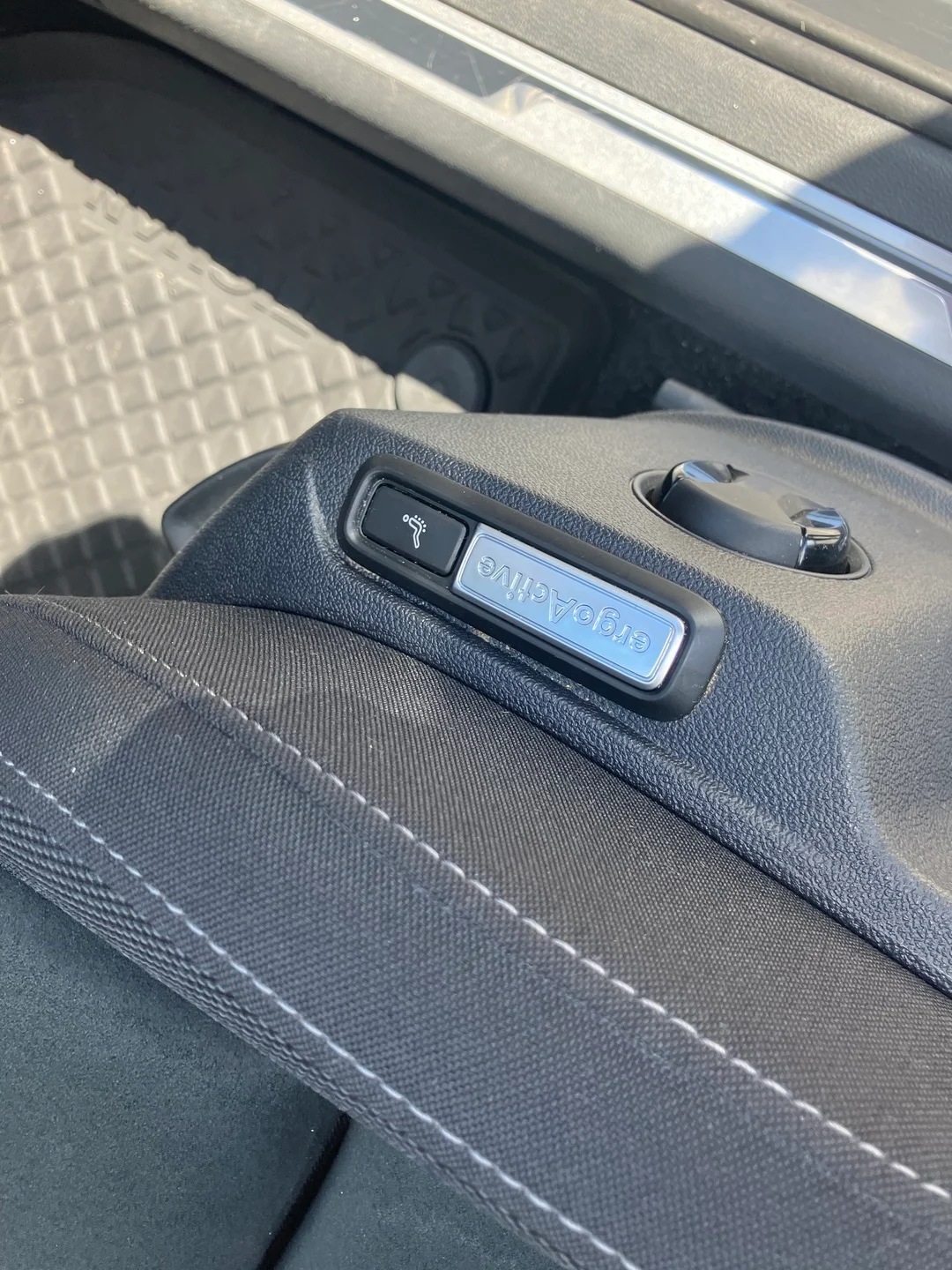 Car Image - 6HfWw7SBqkuv4D0w32uB49