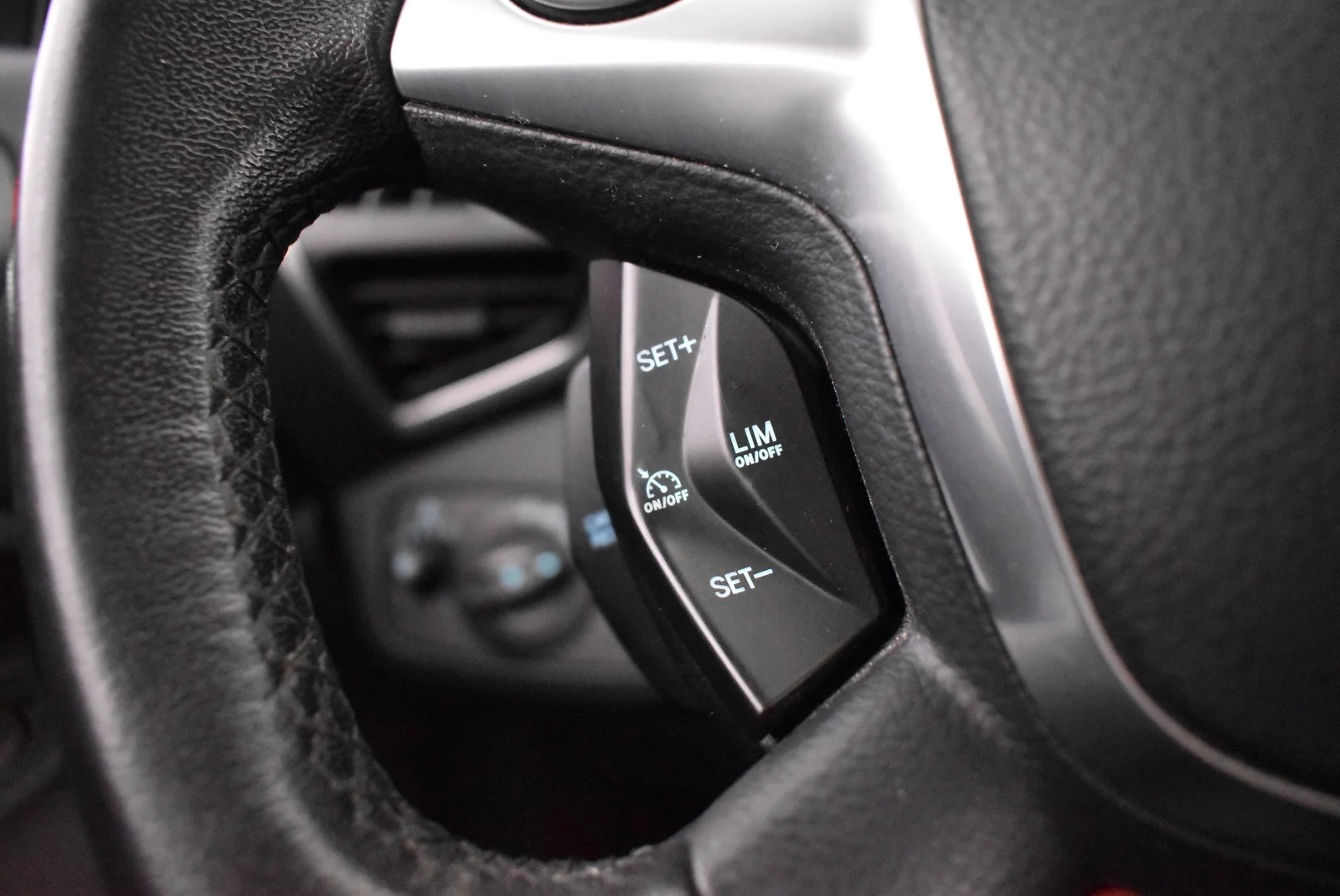 Car Image - 1dzH92NUac8LRl78biasoh