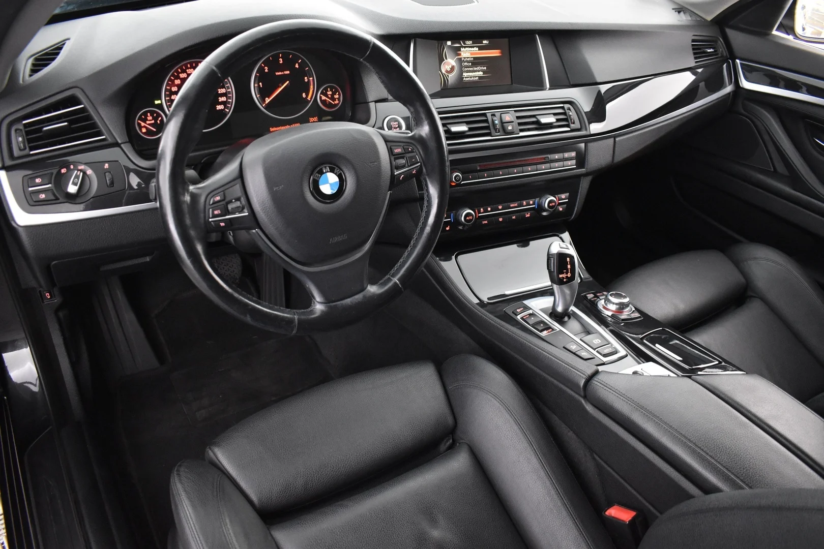 Car Image - 5uBizTbCeM5XzR7pkp2aJl