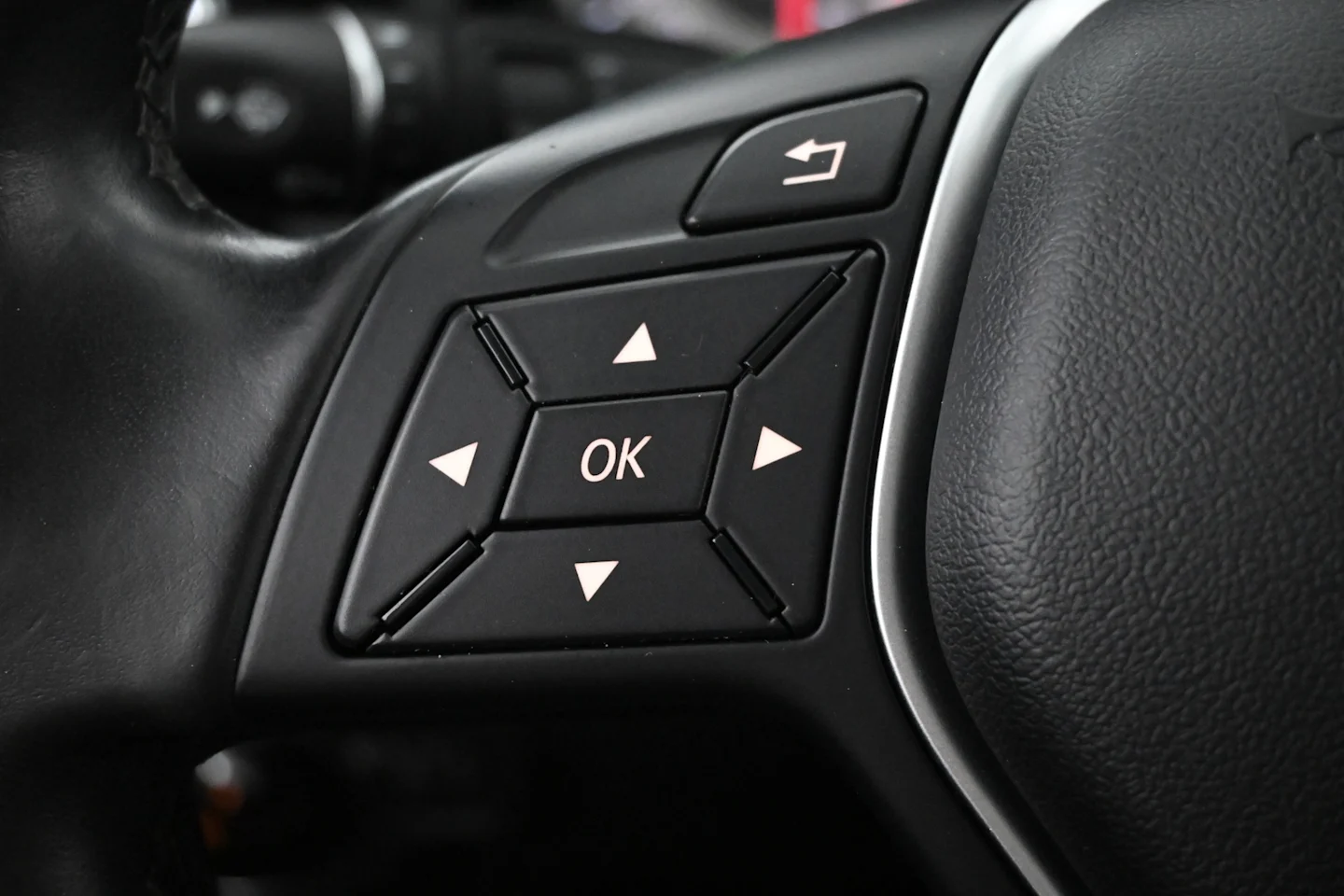 Car Image - KHRDGPXiODq2F16eiVCZm