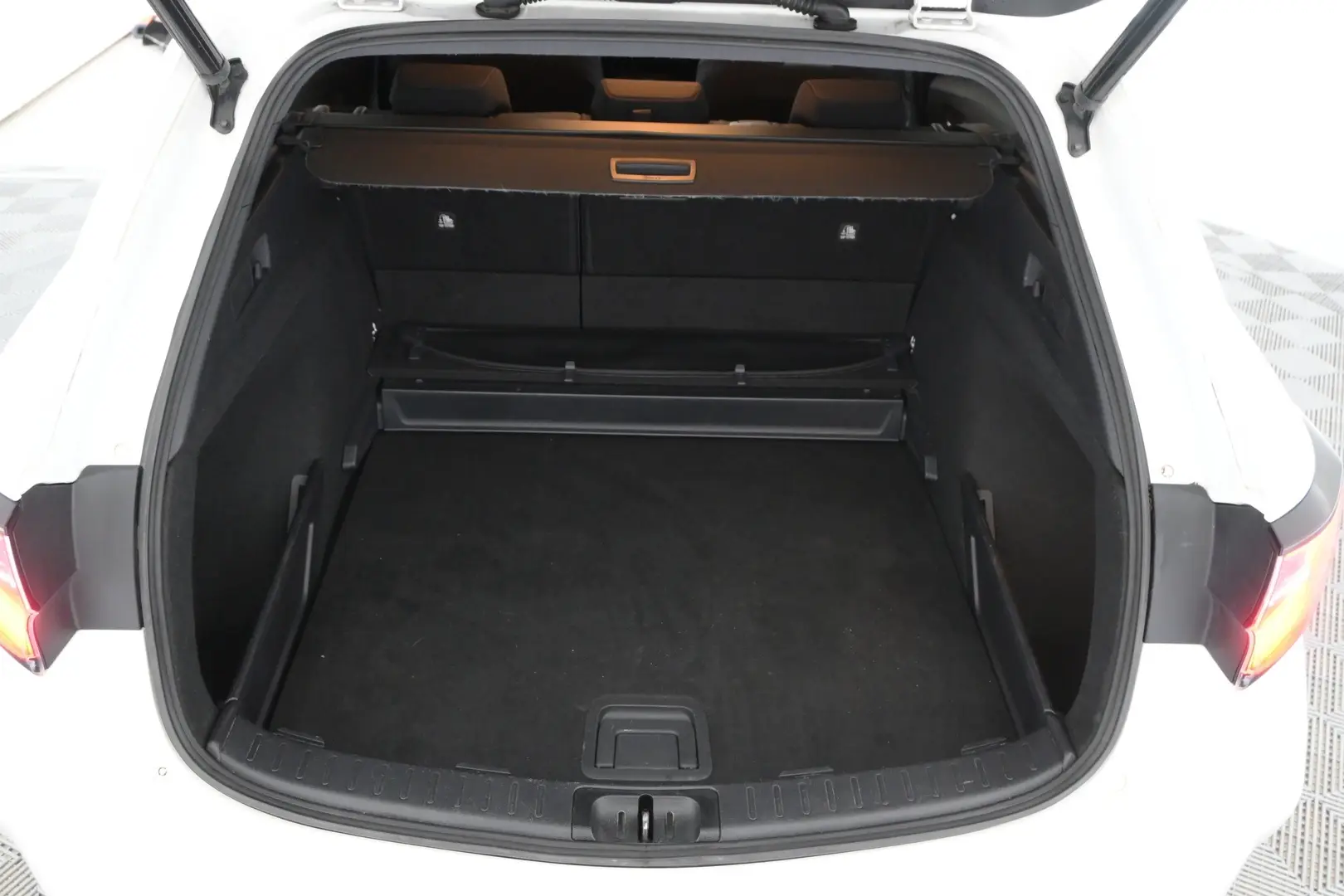 Car Image - 2SzoTwYTyKLxa3jRqP0Cpm