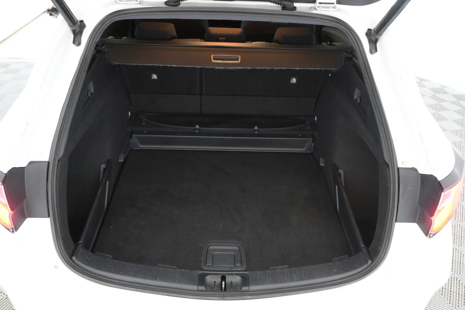 Car Image - 2SzoTwYTyKLxa3jRqP0Cpm