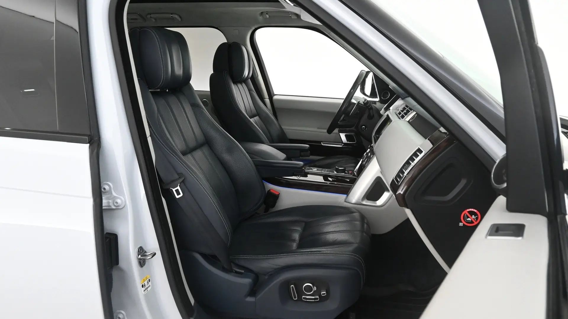 Car Image - 1WG56KSwSB8yQc2U02Q44h