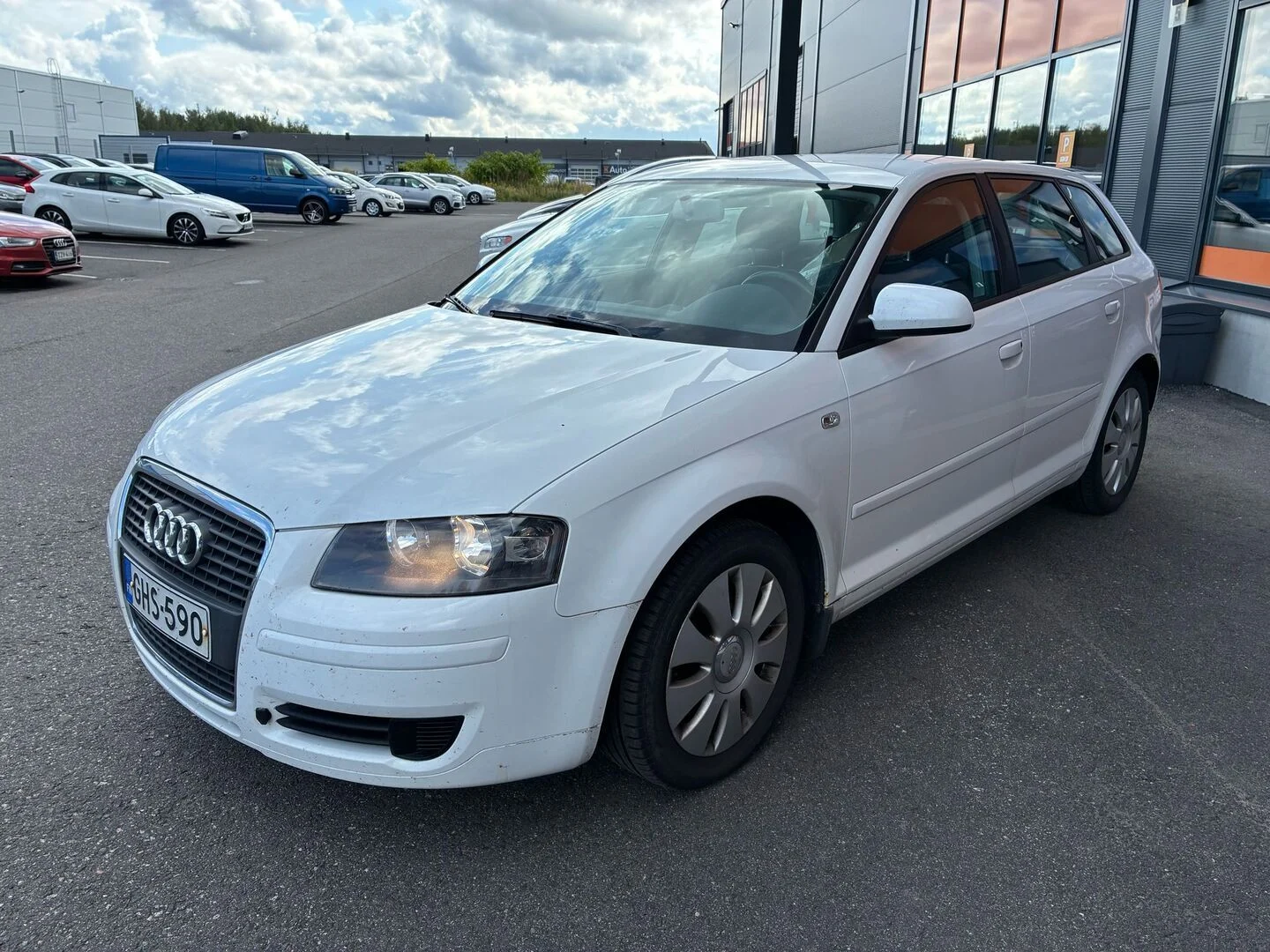 Car Image - 3kIHt33xOUonzCo4Pm2nvn