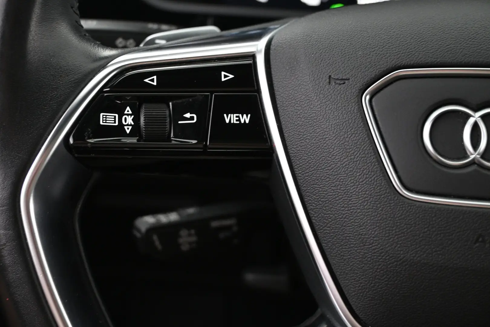 Car Image - 6wRYKQ3FzQ955qGfq9gszX