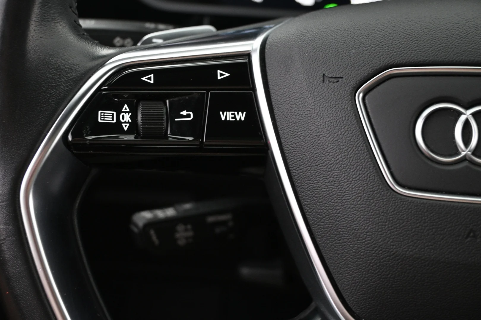 Car Image - 6wRYKQ3FzQ955qGfq9gszX