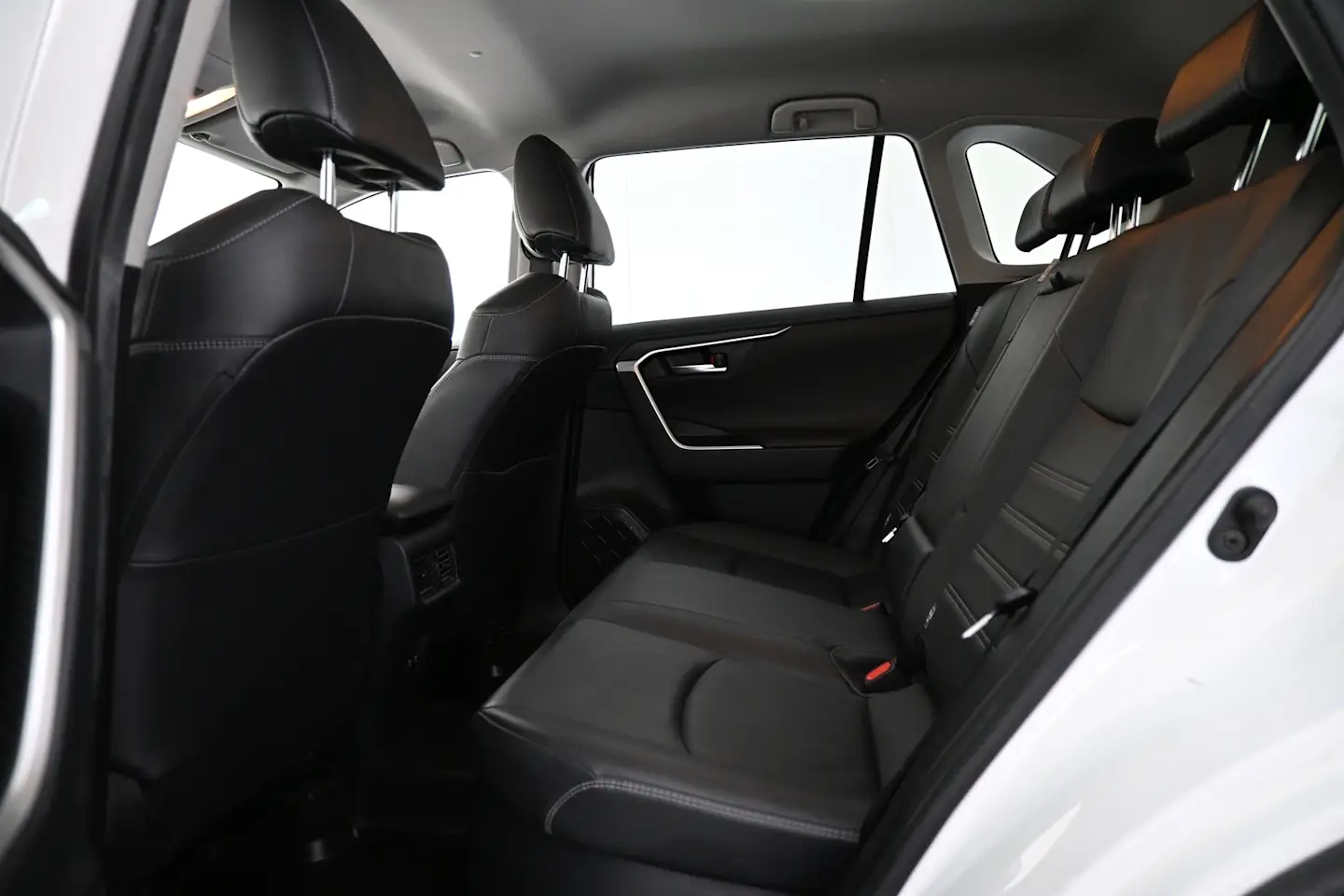 Car Image - 1Bbt9sNJN3UJs9PNpgaV8F