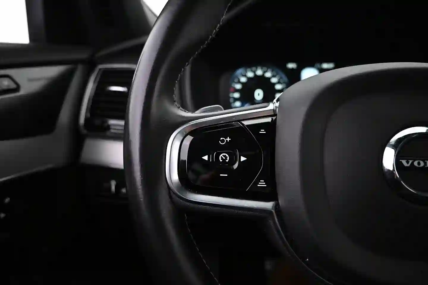 Car Image - 3vTpLUO9CXhuJhwWhlcQRe