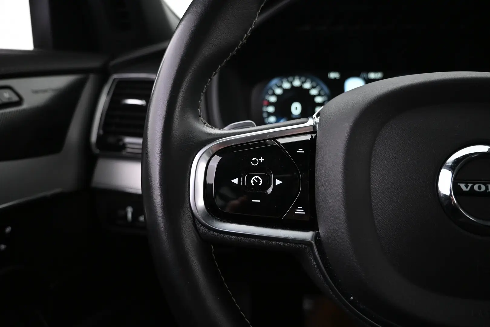 Car Image - 3vTpLUO9CXhuJhwWhlcQRe
