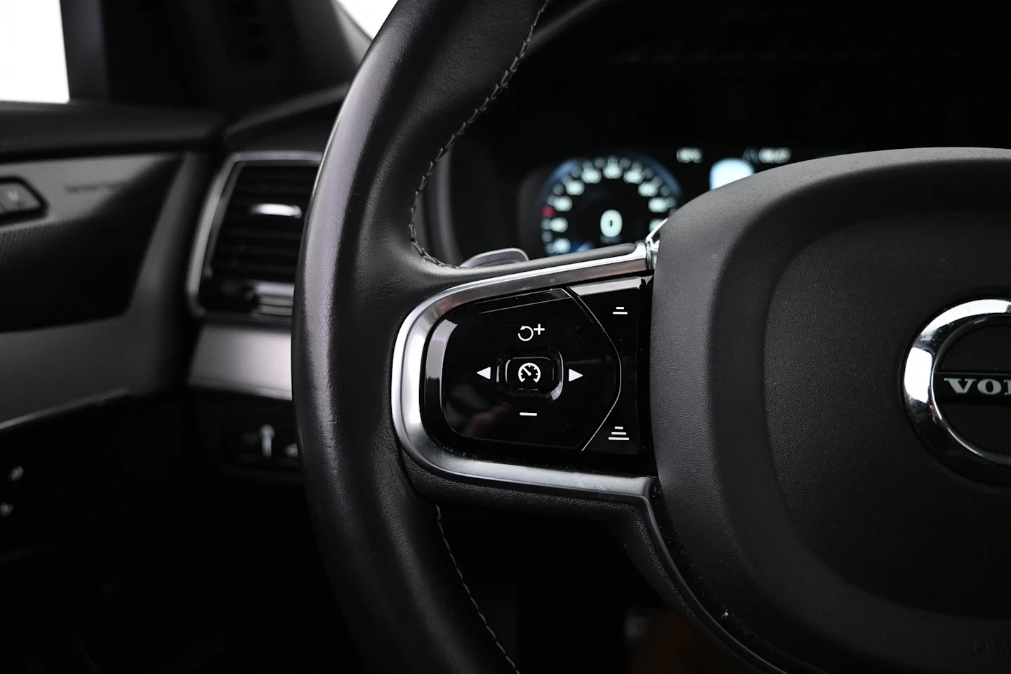 Car Image - 3vTpLUO9CXhuJhwWhlcQRe