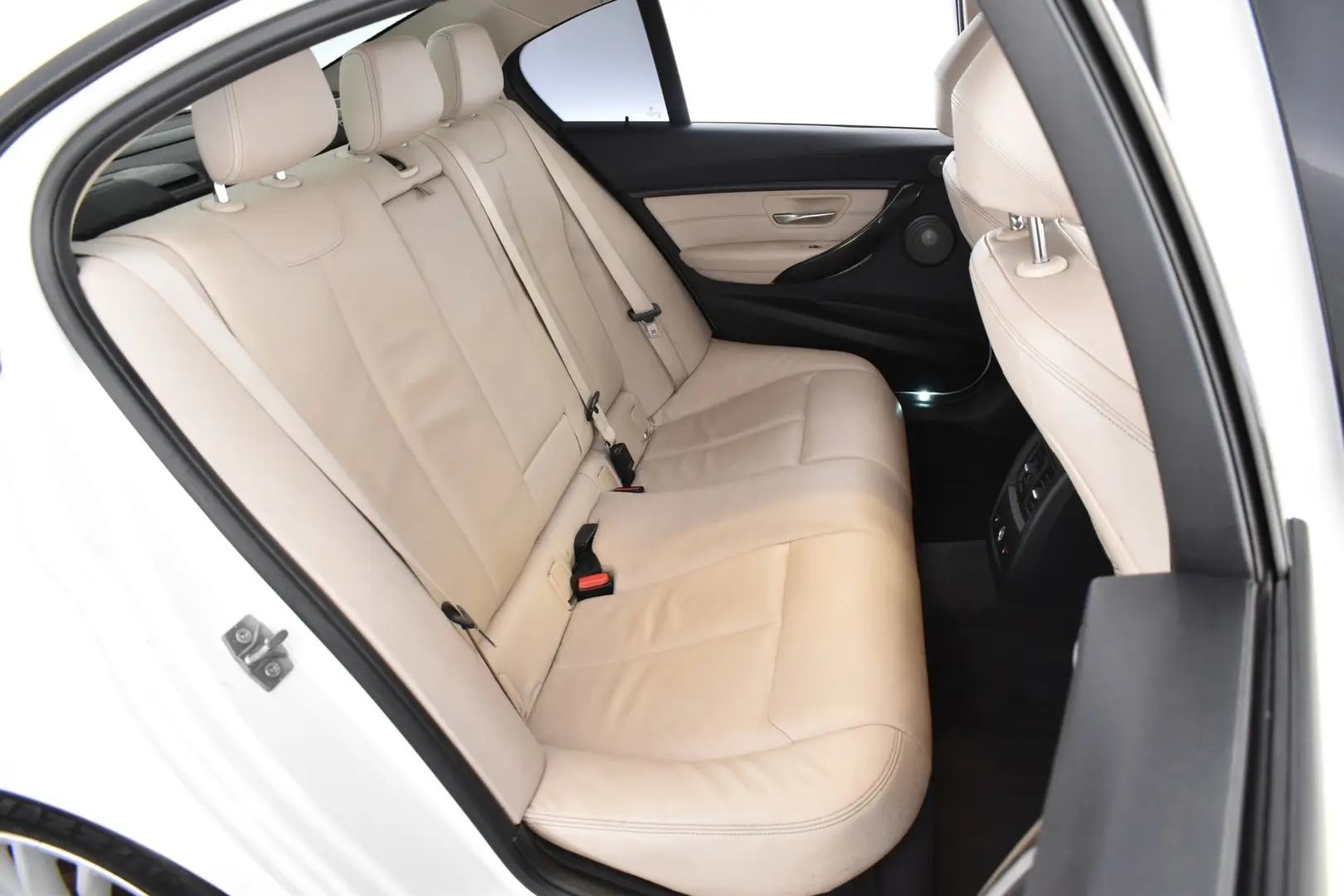 Car Image - 7FdXfqsCMb2jEf3WXog8Jx