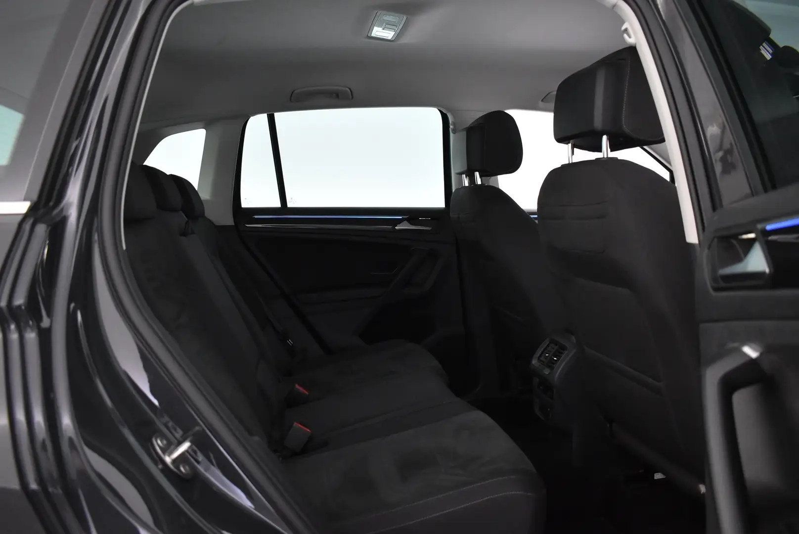 Car Image - 2XiJRns1nJ0t10v8oFK7hP