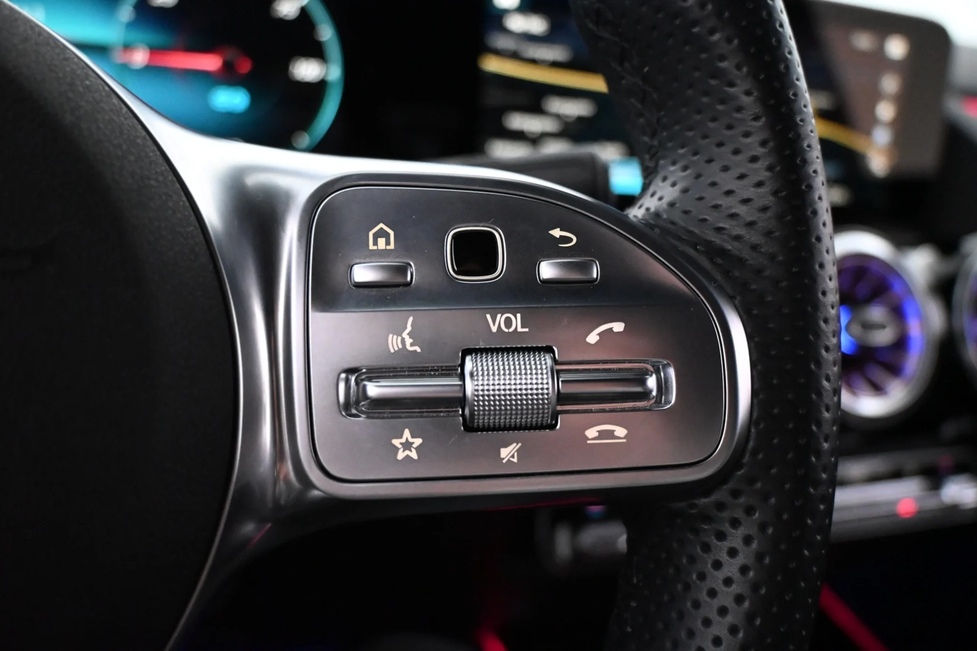 Car Image - 7cjDytpBPshBvmX0PY28W9