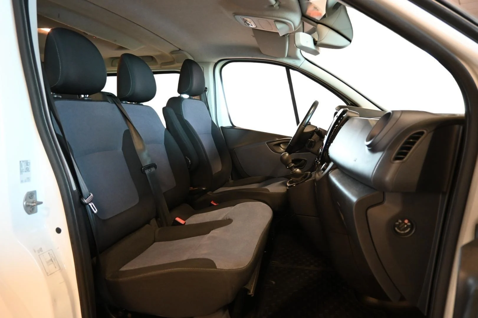 Car Image - 4qhEZQ710CPyITQjn7afU1