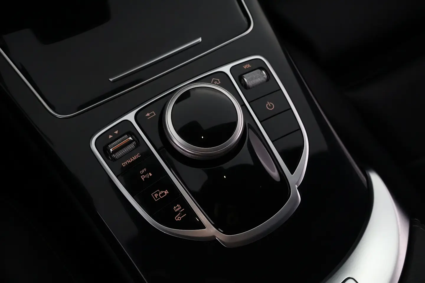 Car Image - vy95LyrUhFN5wewmFlvF1