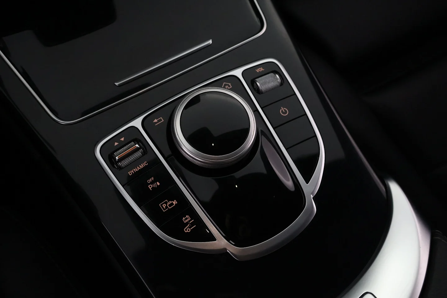 Car Image - vy95LyrUhFN5wewmFlvF1