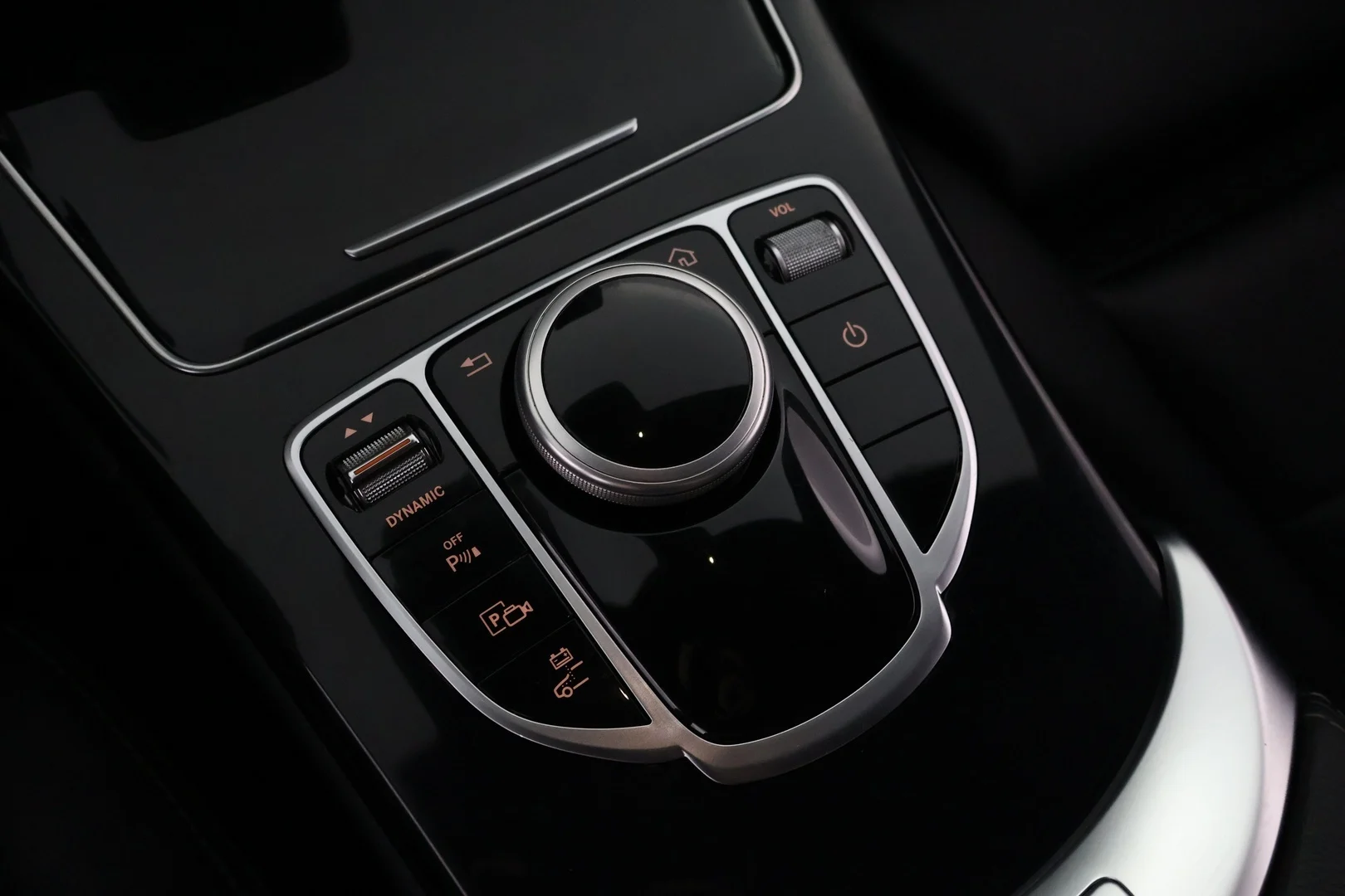 Car Image - vy95LyrUhFN5wewmFlvF1