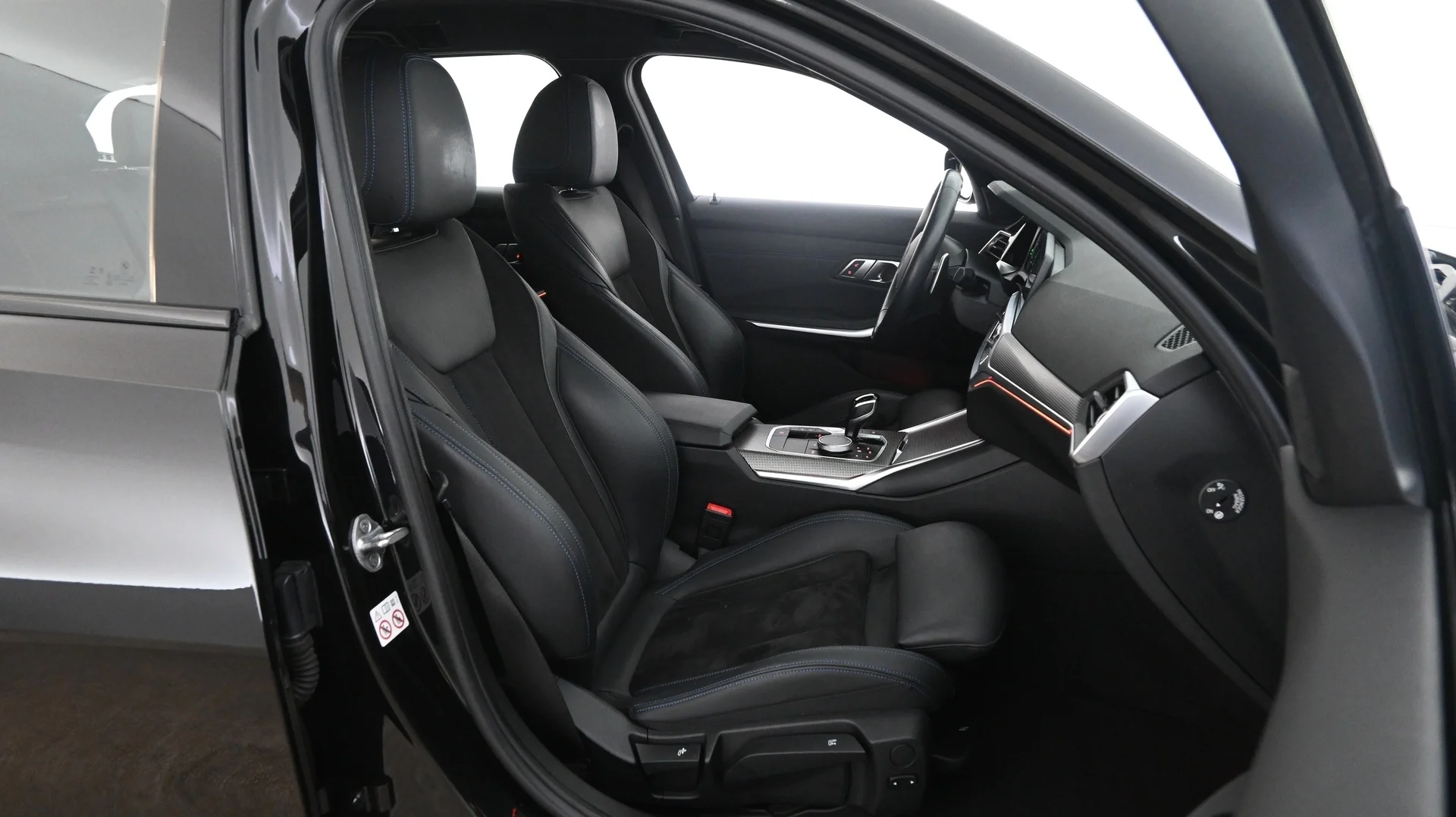 Car Image - 54EAZ22tbwkqHcABVB5JL0
