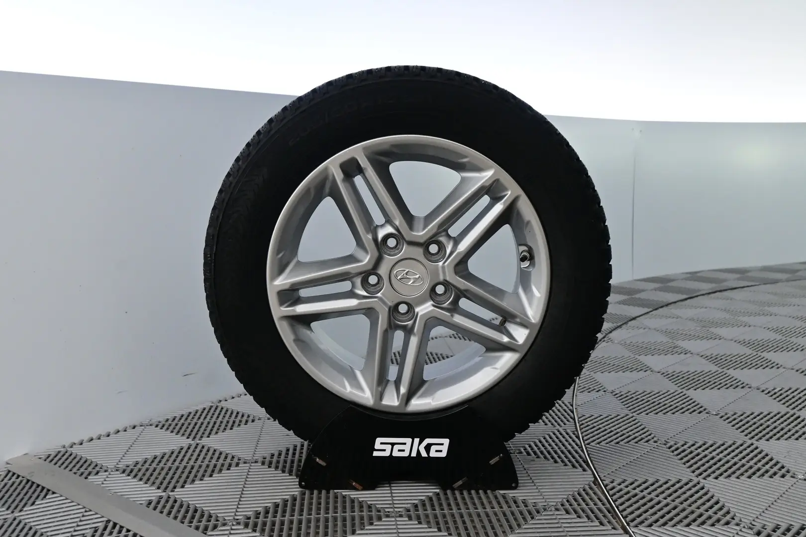 Car Image - 718vc4QVrPQCN7wzQJEz9y