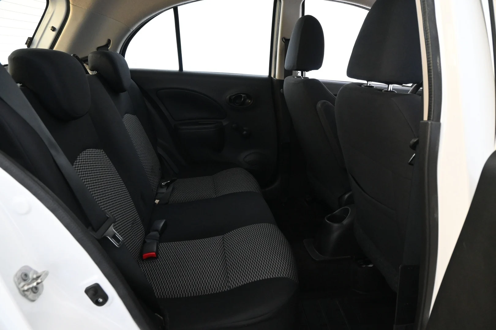 Car Image - 64InH0la8TmXgWda8UABfM