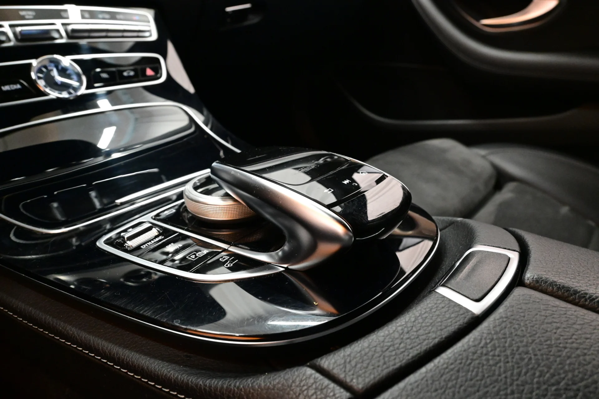 Car Image - 2OtiBVOBhxRQ6RX9oOpoTd