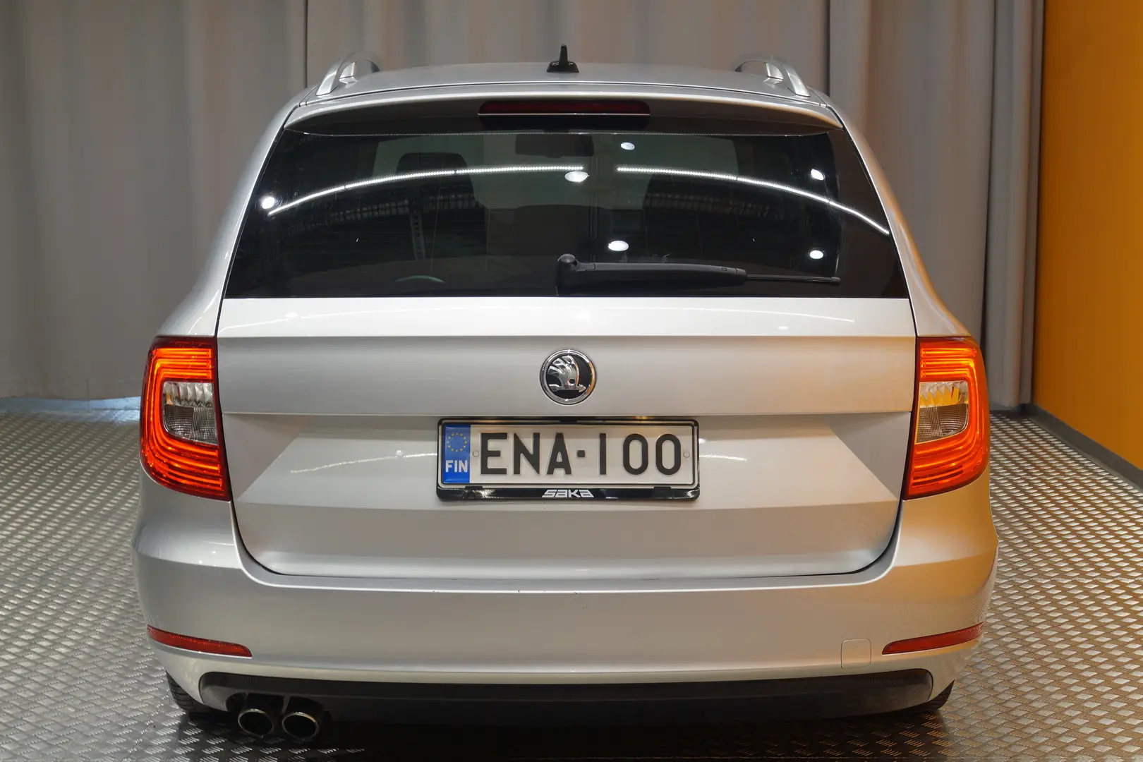Car Image - 2lvbaMlJa7UQGutyKdhT8W