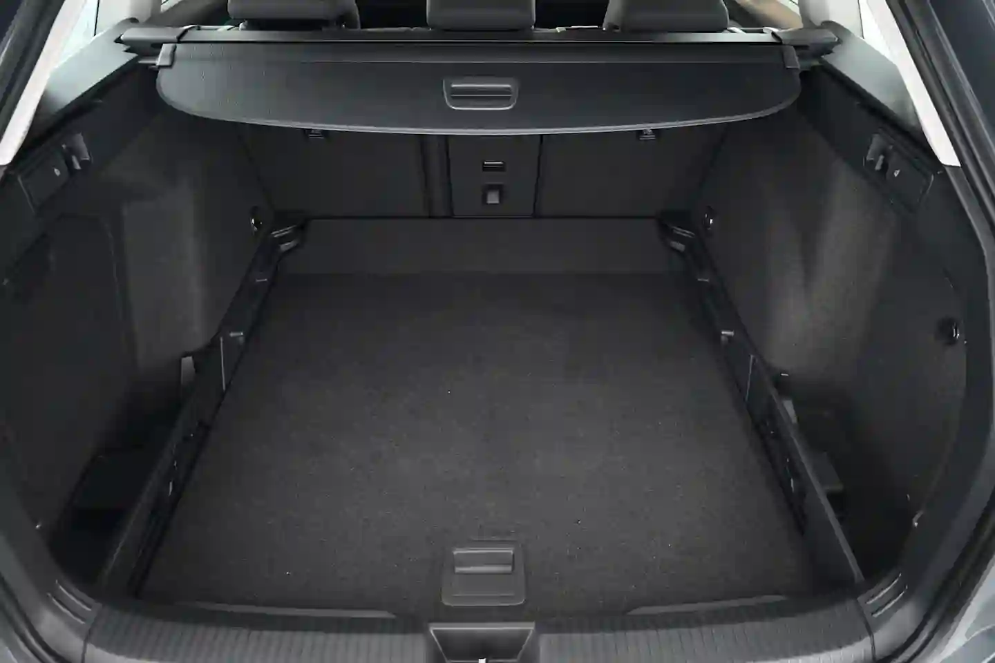 Car Image - 6ggzXmMbKeqlcbIj301oRb