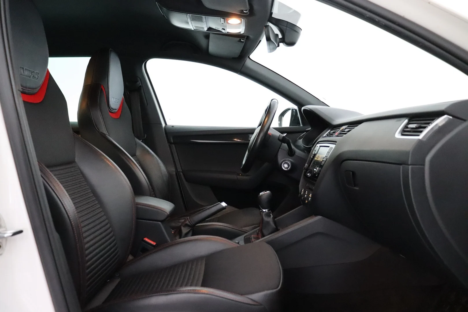 Car Image - 68LnbxZR78aUjYhCu6PmSD