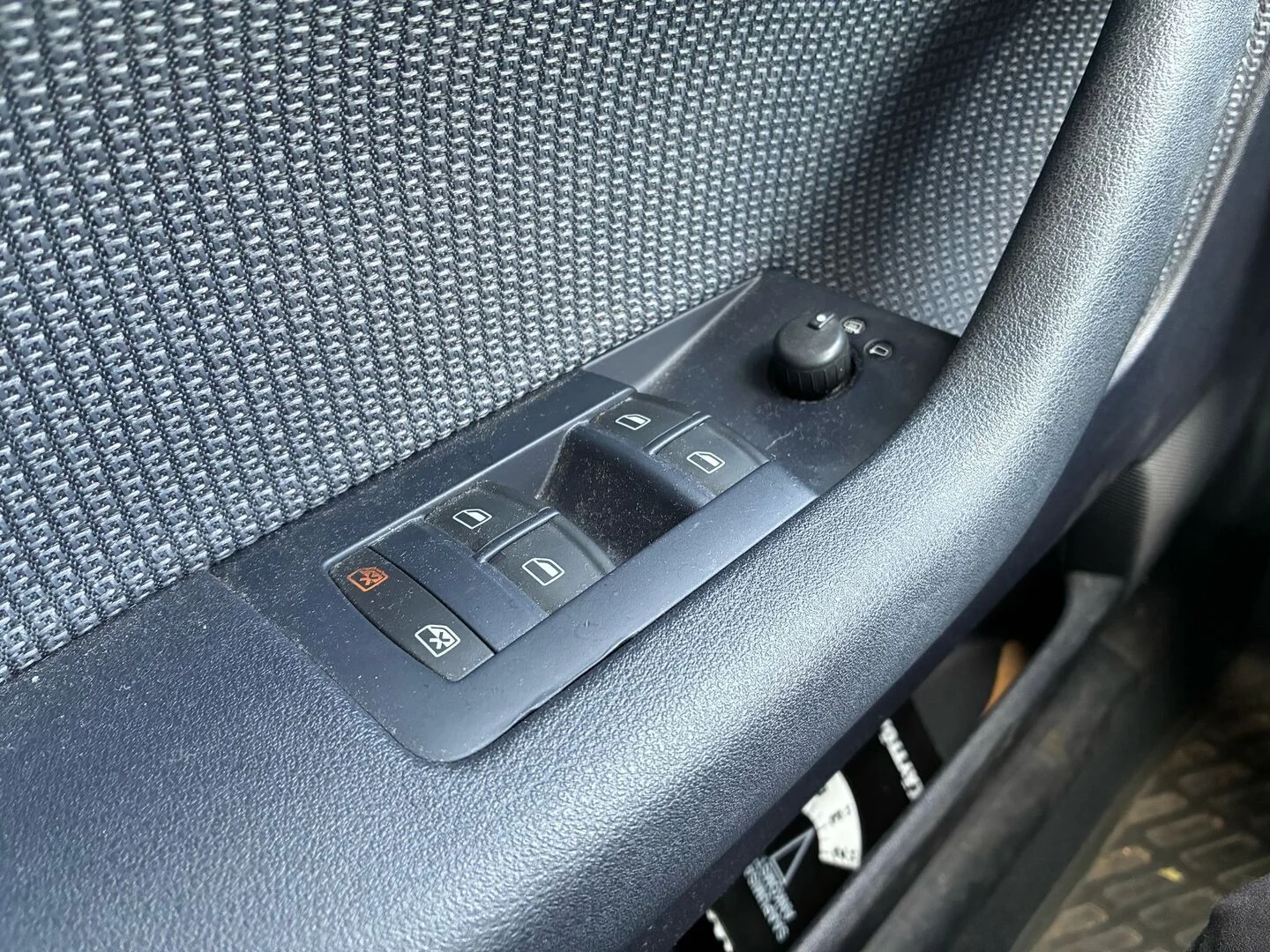 Car Image - 3kIHt33xOUonzCo4Pm2nvn